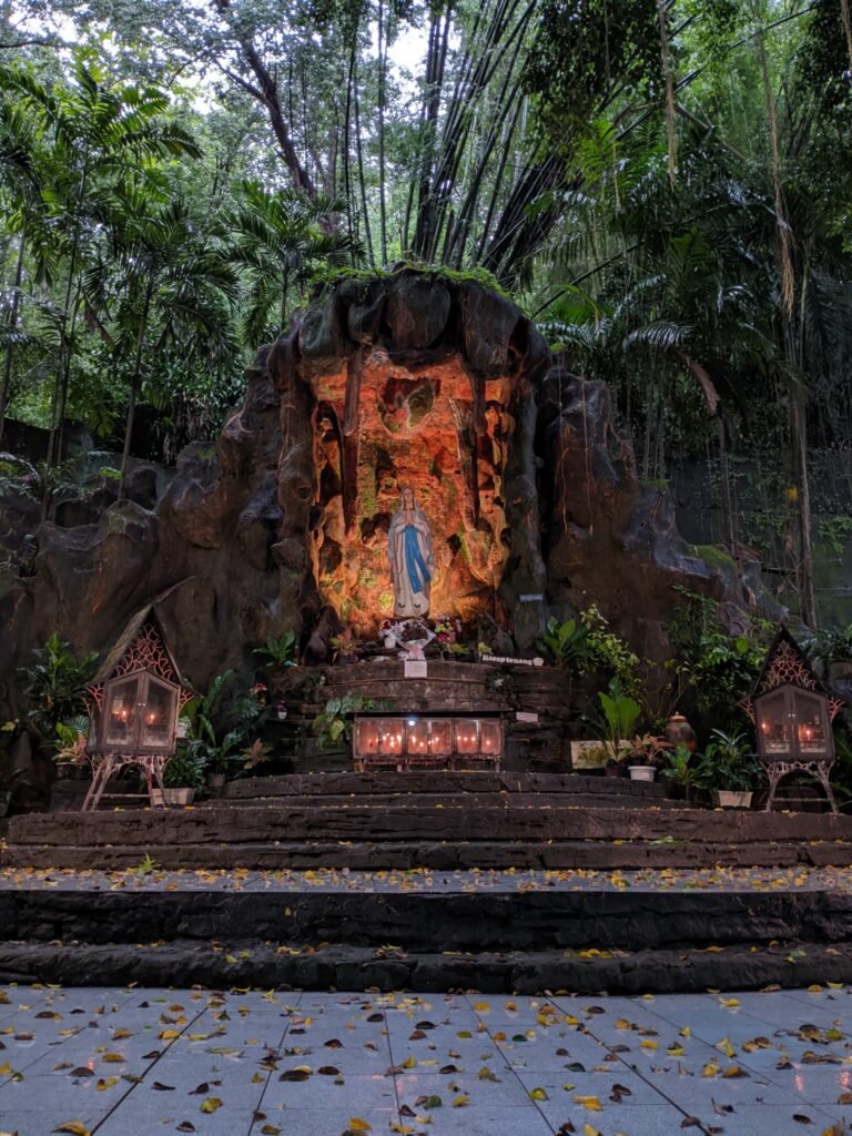 Gua Maria Sendang Sriningsih